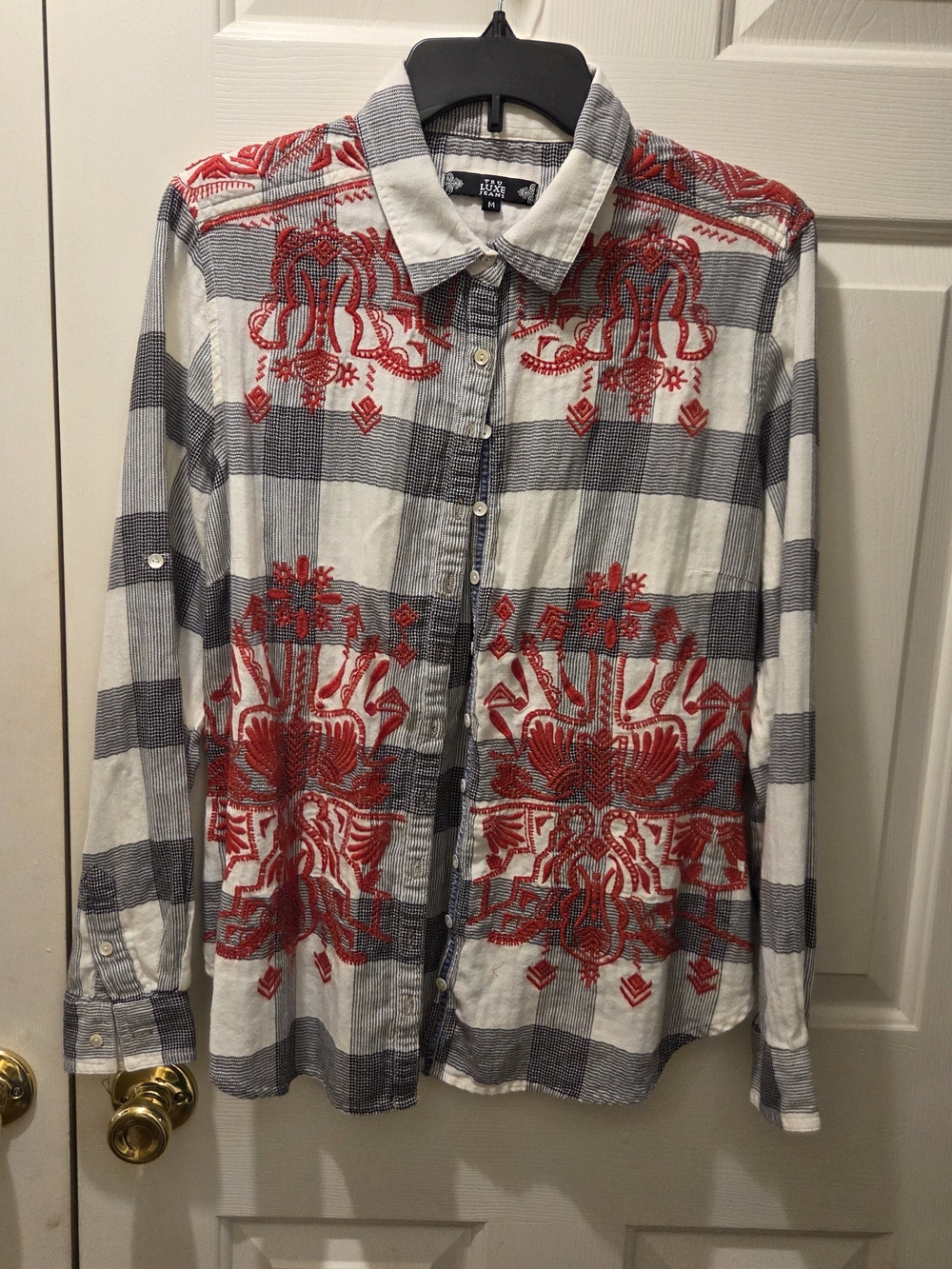 Tru Luxe Jeans White & Black Plaid Button-Down Shirt with Red Embroidery